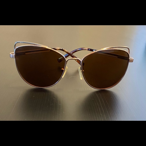 Stylish Michael Kors Sunglasses - Picture 1 of 4
